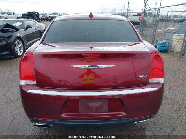 Chrysler 300 Touring 2019 2C3CCAAG0KH569682 Image 16