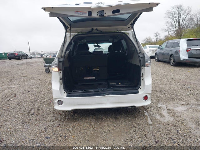 5TDXK3DC2GS715156 Toyota SIENNA SE