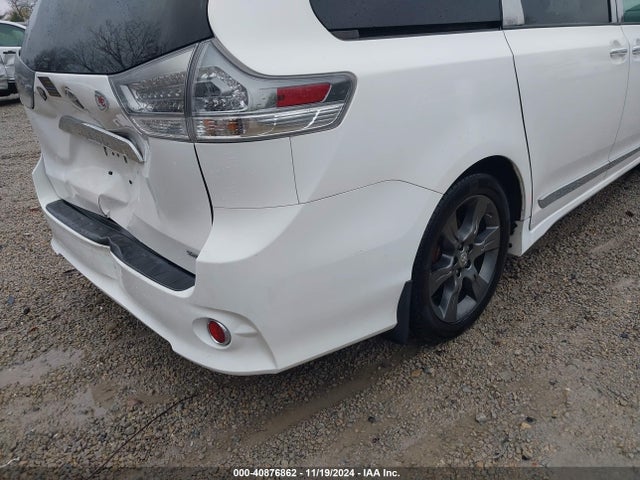 5TDXK3DC2GS715156 Toyota SIENNA SE