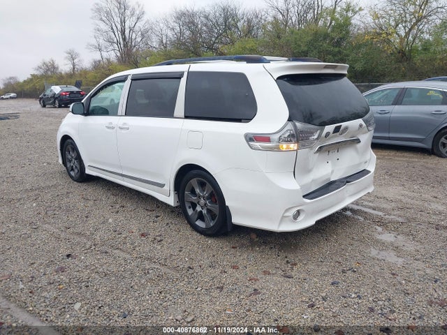 5TDXK3DC2GS715156 Toyota SIENNA SE
