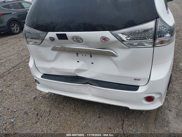 5TDXK3DC2GS715156 Toyota SIENNA SE