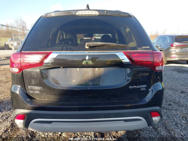 JA4AZ3A35KZ021049 Mitsubishi Outlander Sel