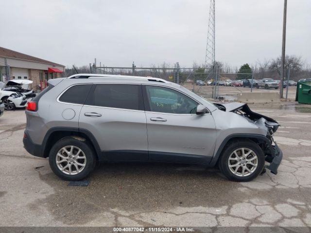 1C4PJLCB7FW671049 Jeep Cherokee Latitude