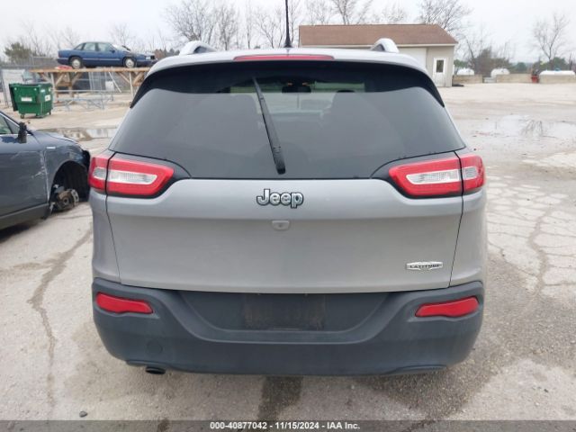 1C4PJLCB7FW671049 Jeep Cherokee Latitude