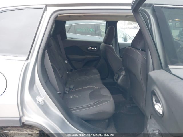 1C4PJLCB7FW671049 Jeep Cherokee Latitude