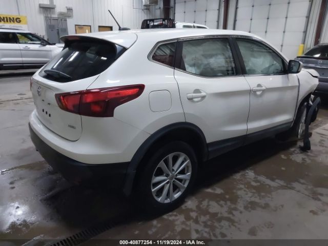 JN1BJ1CR3HW111627 Nissan Rogue Sport S