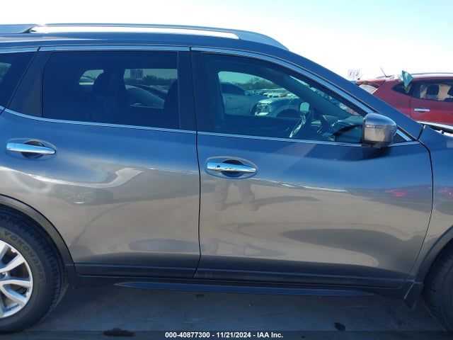 5N1AT2MT6JC852165 Nissan ROGUE SV