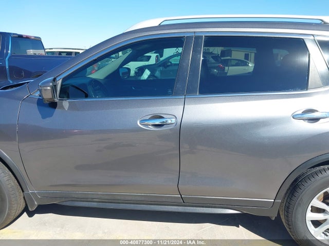 5N1AT2MT6JC852165 Nissan ROGUE SV