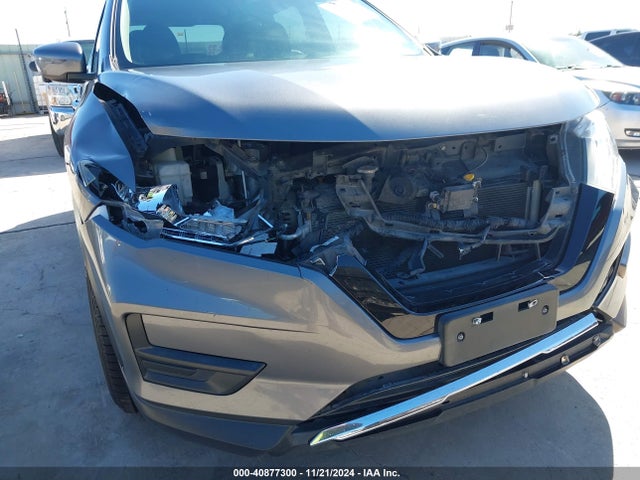 5N1AT2MT6JC852165 Nissan ROGUE SV
