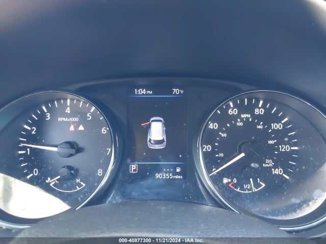 5N1AT2MT6JC852165 Nissan ROGUE SV