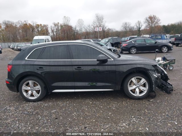 WA1BNAFY9J2138861 Audi Q5 2.0t Premium/2.0t Tech Premium