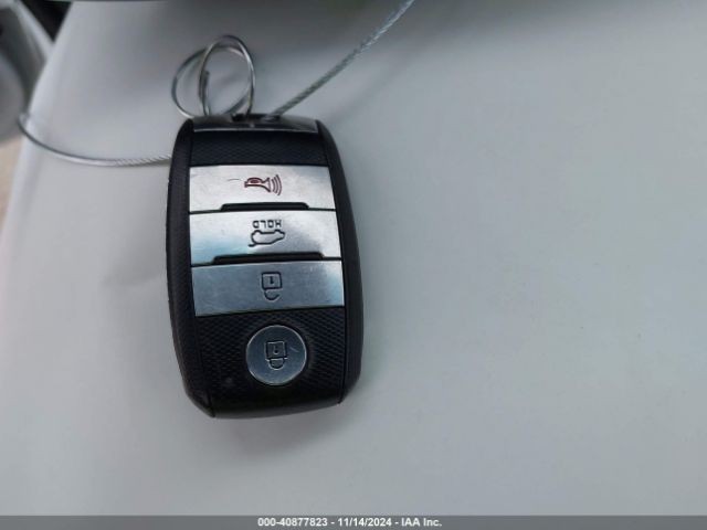 5XYKT4A62EG468033 KIA SORENTO LX