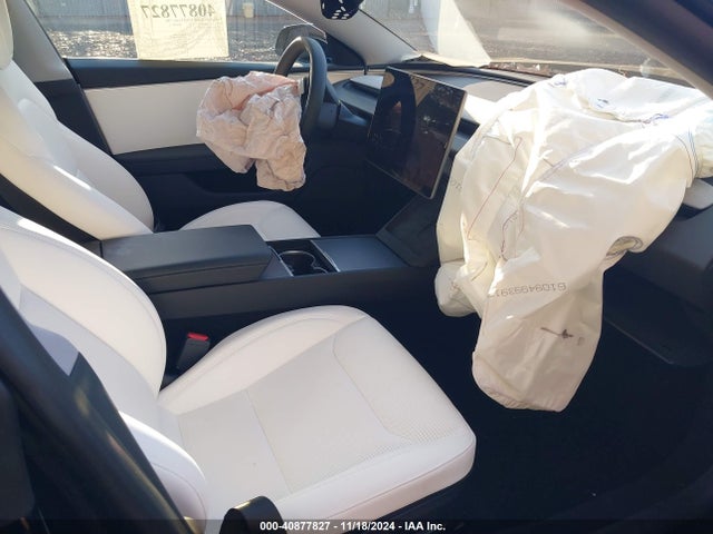 2025 TESLA MODEL 3 5YJ3E1EB2SF875728 Photo 4