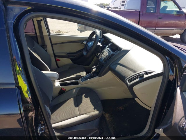 1FADP3K25HL247835 Ford FOCUS SE