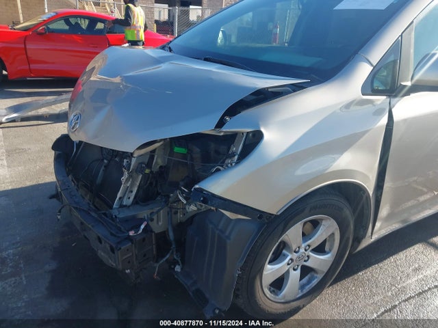 Toyota Sienna Le 8 Passenger 2016 5TDKK3DC3GS760892 Image 13