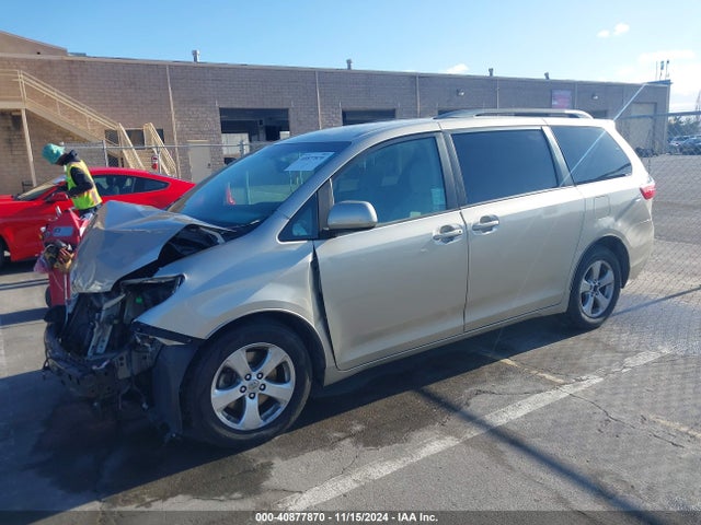 Toyota Sienna Le 8 Passenger 2016 5TDKK3DC3GS760892 Image 2