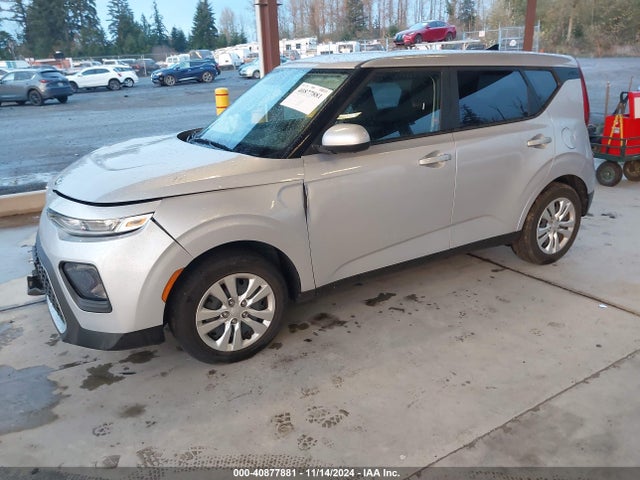 KIA SOUL LX 2020 KNDJ23AU6L7052570 Image 2