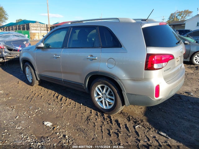 KIA SORENTO LX 2015 5XYKT3A63FG602379 Image 3