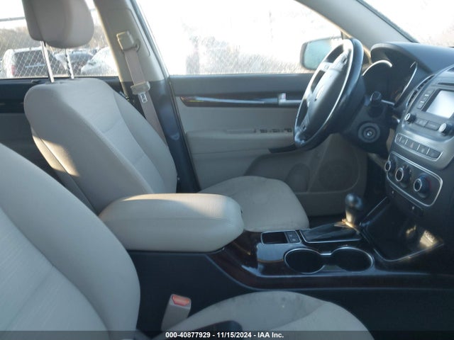 KIA SORENTO LX 2015 5XYKT3A63FG602379 Image 5
