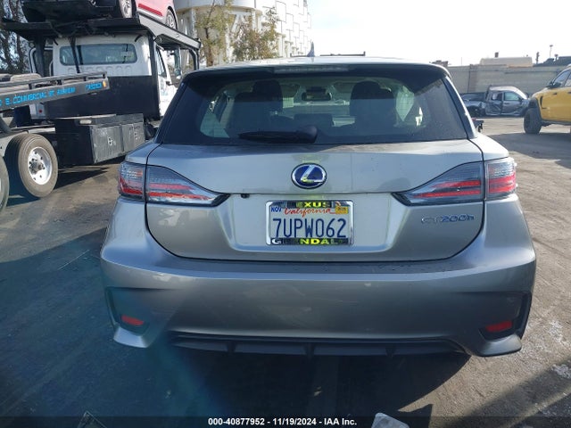 JTHKD5BHXH2285379 Lexus CT 200H