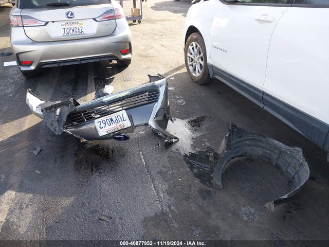 JTHKD5BHXH2285379 Lexus CT 200H