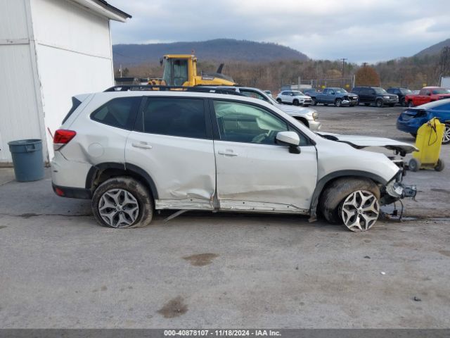 JF2SKAEC0NH483611 Subaru Forester Premium