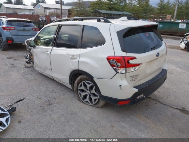 JF2SKAEC0NH483611 Subaru Forester Premium