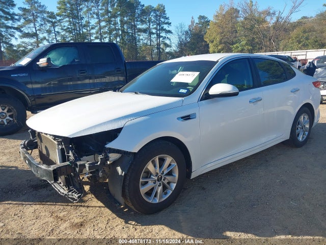 KIA Optima Lx 2017 KNAGT4L37H5153201 Image 2