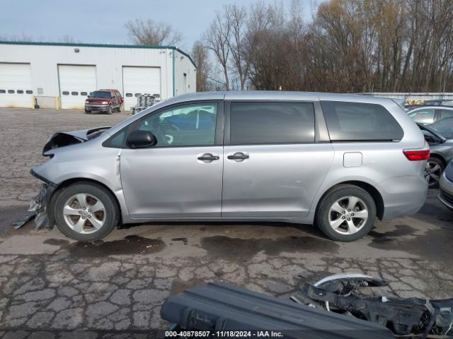 5TDZZ3DC1HS879360 Toyota Sienna L 7 Passenger