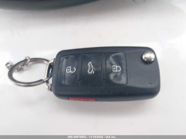 WVGBV7AX4GW600389 Volkswagen TIGUAN S