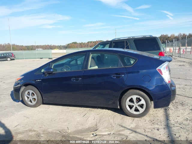 Toyota Prius Two 2014 JTDKN3DU7E0377568 Image 15