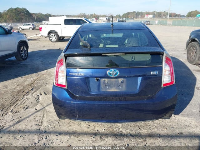 Toyota Prius Two 2014 JTDKN3DU7E0377568 Image 17