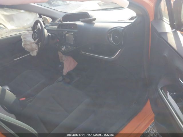 JTDKDTB35G1137039 Toyota Prius C Two