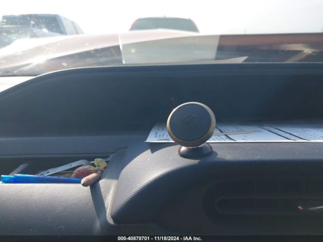 JTDKDTB35G1137039 Toyota Prius C Two