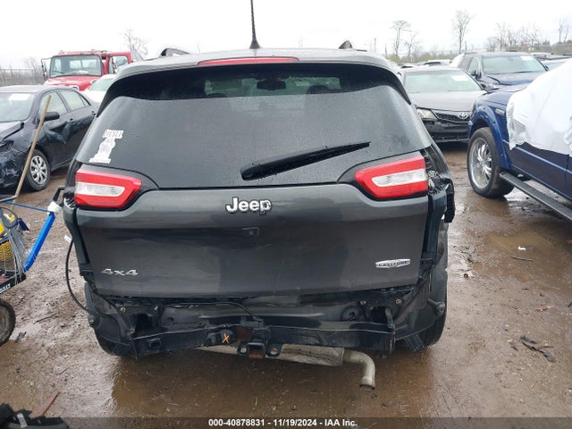 1C4PJMCS5GW228065 Jeep Cherokee Latitude