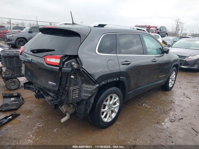 1C4PJMCS5GW228065 Jeep Cherokee Latitude