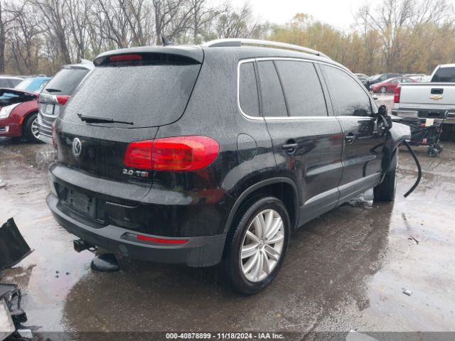 WVGAV7AX3FW523587 Volkswagen TIGUAN SE