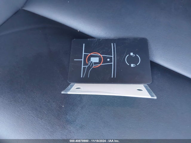 2021 TESLA MODEL 3 5YJ3E1EA6MF992111 Photo 10