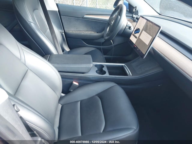 2021 TESLA MODEL 3 5YJ3E1EA6MF992111 Photo 4