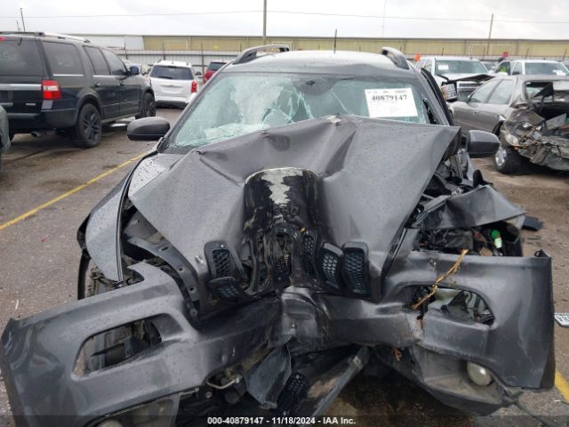 1C4PJLCB2JD573289 Jeep Cherokee Latitude Fwd
