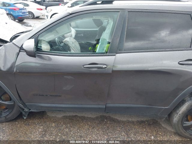 1C4PJLCB2JD573289 Jeep Cherokee Latitude Fwd