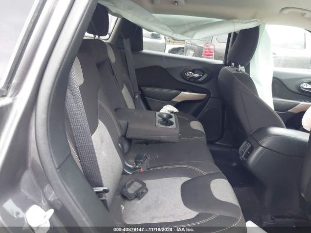 1C4PJLCB2JD573289 Jeep Cherokee Latitude Fwd