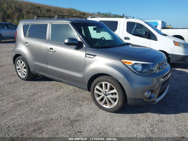KIA SOUL + 2018 KNDJP3A56J7588667 Image 1