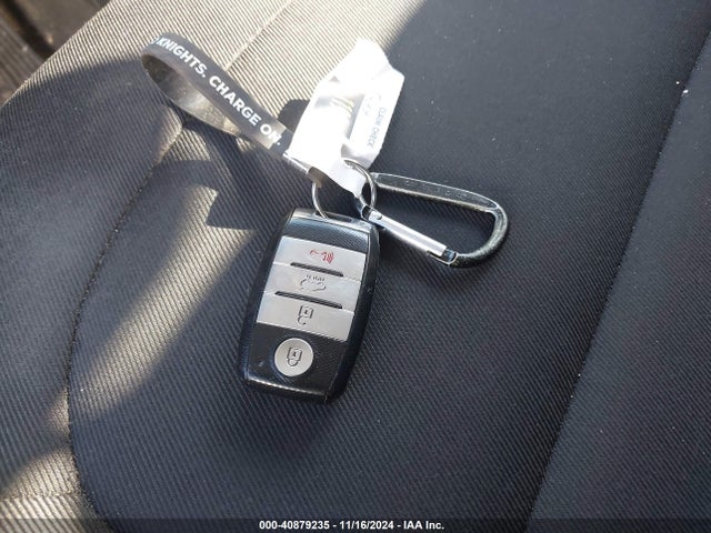KIA SOUL + 2018 KNDJP3A56J7588667 Image 11
