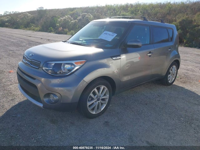 KIA SOUL + 2018 KNDJP3A56J7588667 Image 2