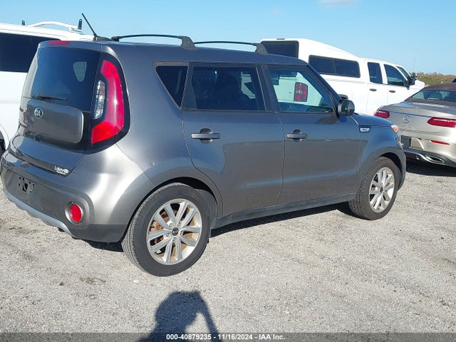 KIA SOUL + 2018 KNDJP3A56J7588667 Image 4