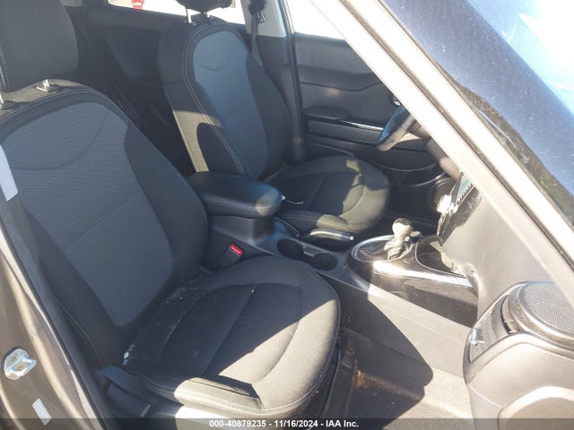 KIA SOUL + 2018 KNDJP3A56J7588667 Image 5