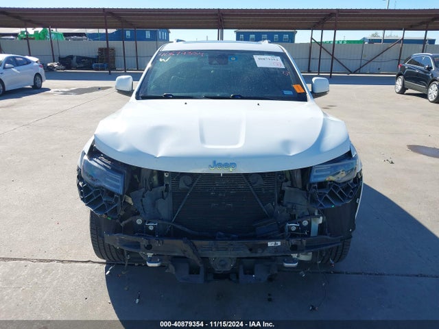 1C4RJFBTXJC273249 Jeep Grand Cherokee Sterling Edition 4x4
