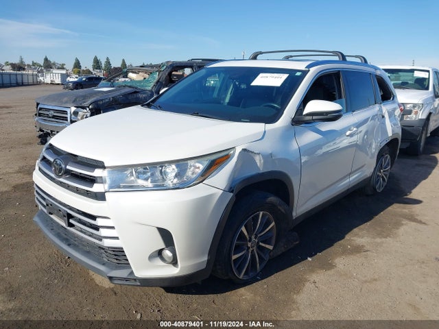 Toyota Highlander Xle 2019 5TDKZRFH3KS350125 Image 2