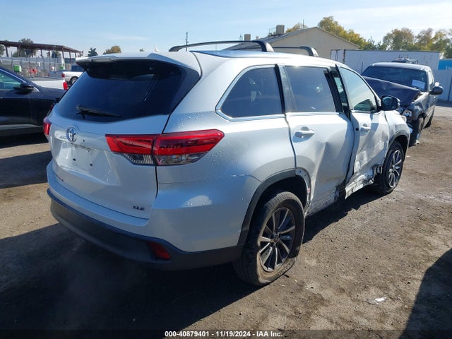 Toyota Highlander Xle 2019 5TDKZRFH3KS350125 Image 4